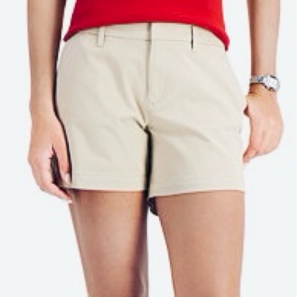 Tommy Hilfiger Light Khaki Twill Shorts - Picture 1 of 5
